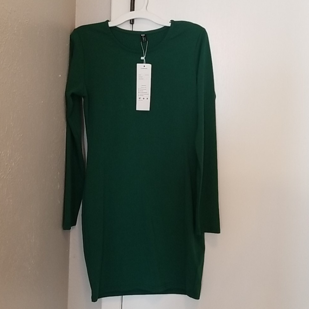 *FREE W/PURCHASE* Medium Forest Green Dress